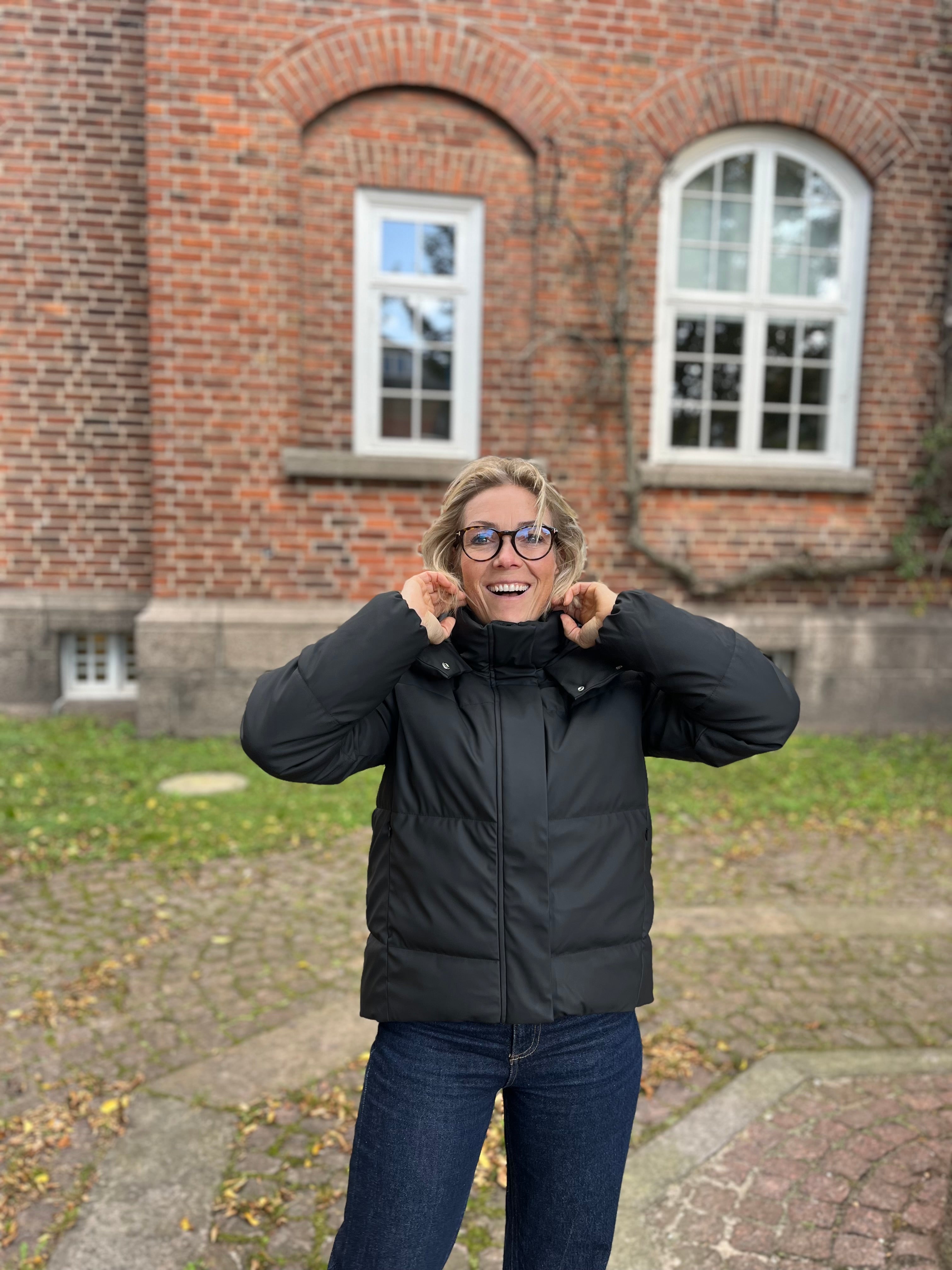 VMGRETAKYLIE Jacket - Black